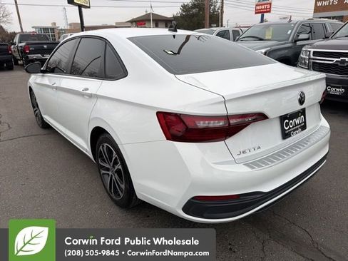 Used 2023 Volkswagen Jetta Sport image 7