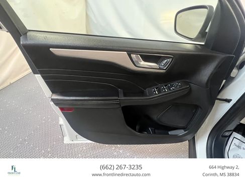 Used 2021 Ford Escape SE FWD image 11