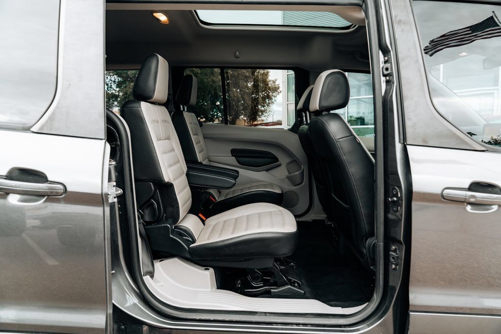 Used 2019 Ford Transit Connect Titanium w/ Titanium Premium Package FWD image 41