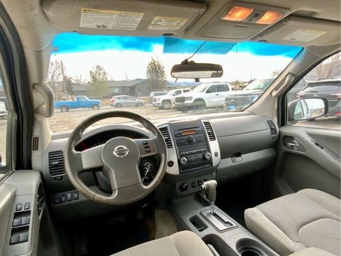 Used 2012 Nissan Frontier SV image 29
