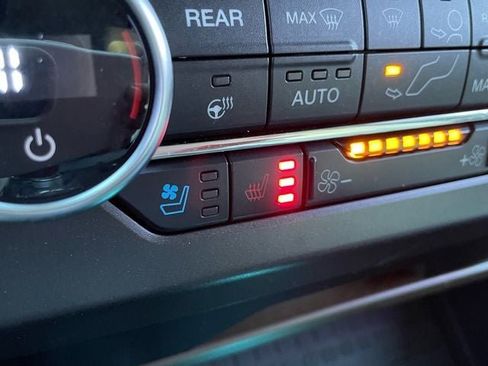 Used 2020 Ford Expedition Platinum image 31