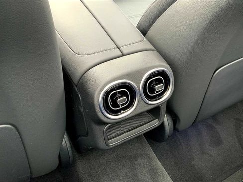 Certified 2025 Mercedes-Benz GLC 300 4MATIC image 22