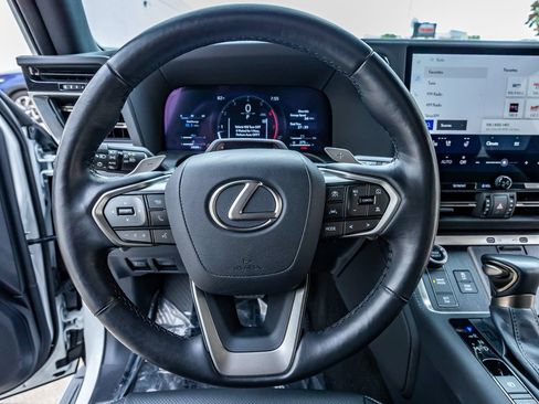 Used 2024 Lexus GX 550 w/ Accessory Package (Z1) AWD/4WD image 19