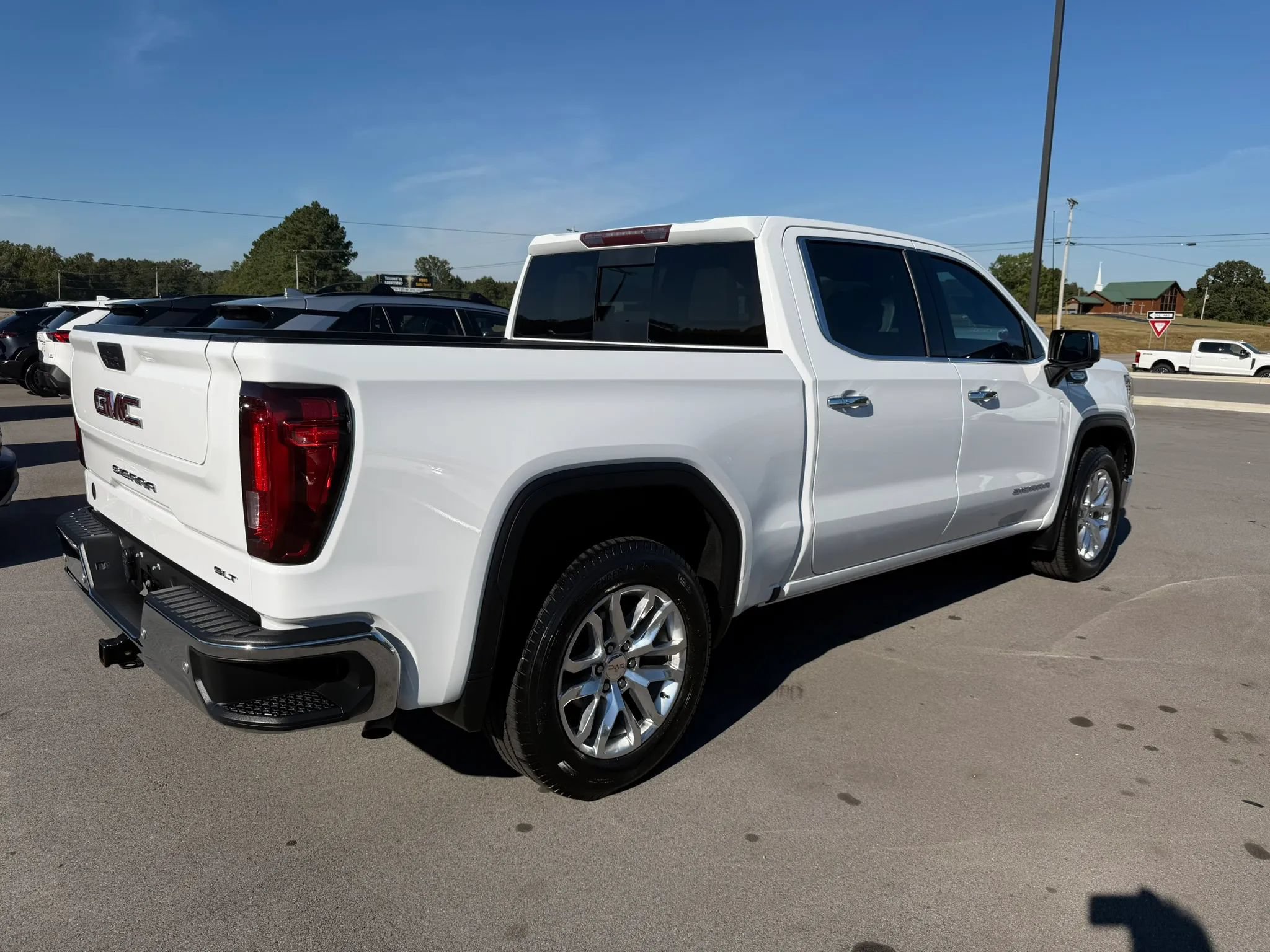 Used 2021 GMC Sierra 1500 SLT RWD image 4