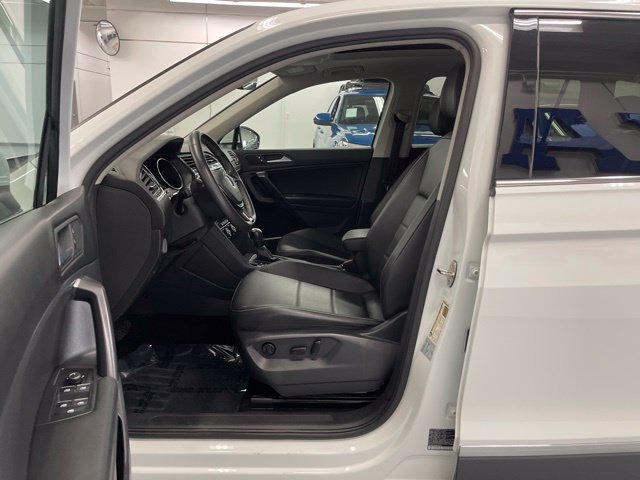 Used 2021 Volkswagen Tiguan SE w/ Panoramic Sunroof Package AWD/4WD image 7