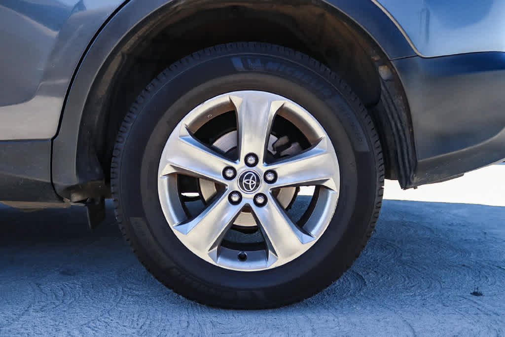 Used 2015 Toyota RAV4 XLE FWD image 10