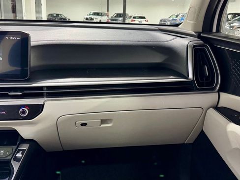 Used 2024 Kia Sorento EX w/ Panoramic Sunroof Package image 26