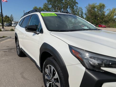 Used 2023 Subaru Outback Limited AWD/4WD image 11