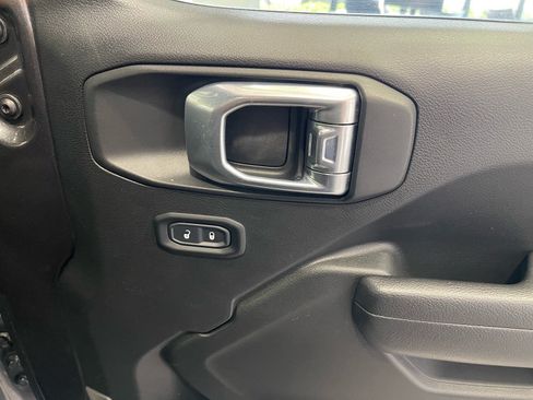 Used 2022 Jeep Wrangler Unlimited Sport AWD/4WD image 33