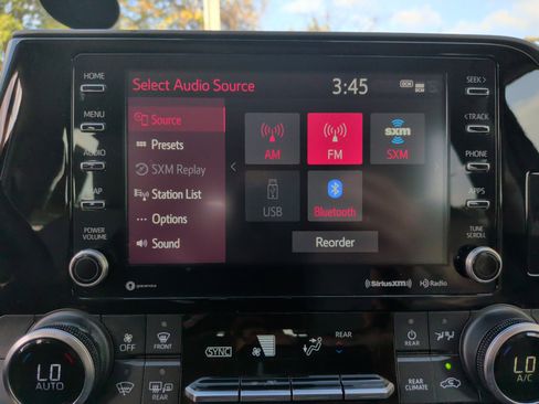 Used 2021 Toyota Highlander LE image 23