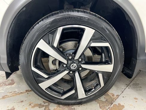 Used 2022 Nissan Rogue Sport SL w/ Premium Package image 28