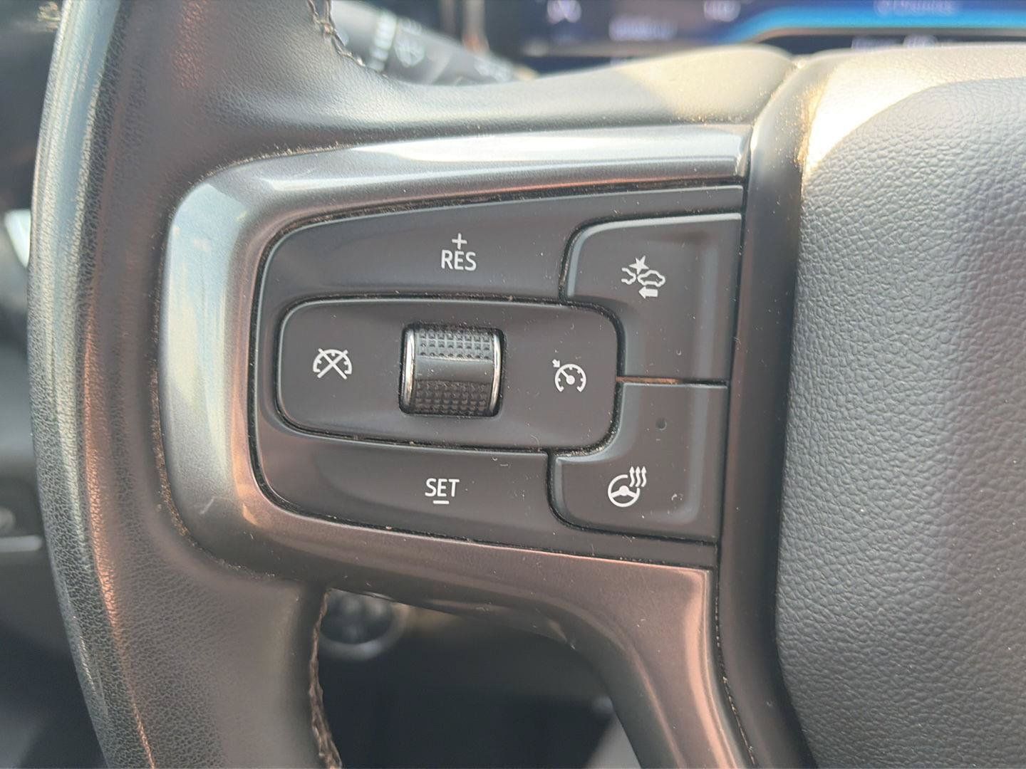 Used 2025 Chevrolet Silverado 2500 High Country w/ Technology Package AWD/4WD image 35