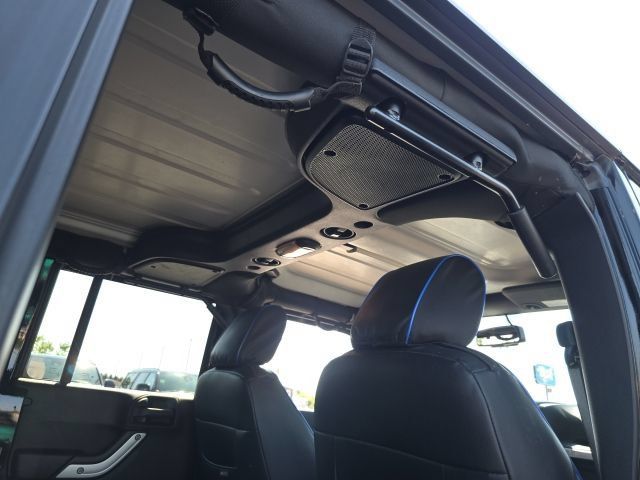 Used 2016 Jeep Wrangler Unlimited Sahara w/ Dual Top Group AWD/4WD image 35