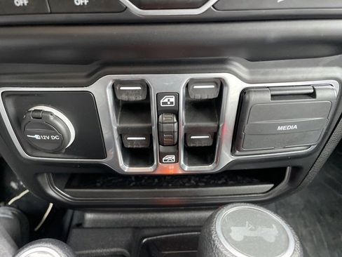 Used 2020 Jeep Wrangler Unlimited Sport S image 27