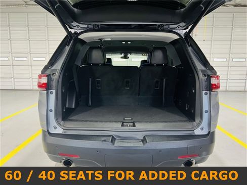 Used 2021 Chevrolet Traverse LT image 11