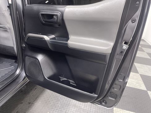 Used 2019 Toyota Tacoma SR5 image 18