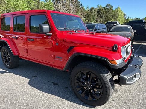Used 2025 Jeep Wrangler Unlimited Sahara w/ Safety Group AWD/4WD image 5