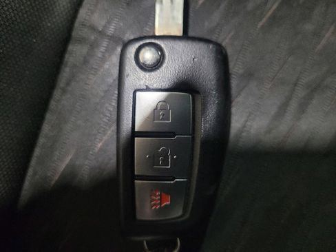 Used 2019 Nissan Rogue S image 32