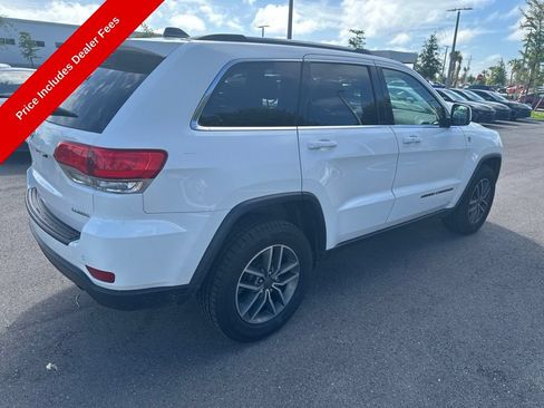 Used 2019 Jeep Grand Cherokee Laredo w/ 18" Wheel & 8.4" Radio Group AWD/4WD image 5