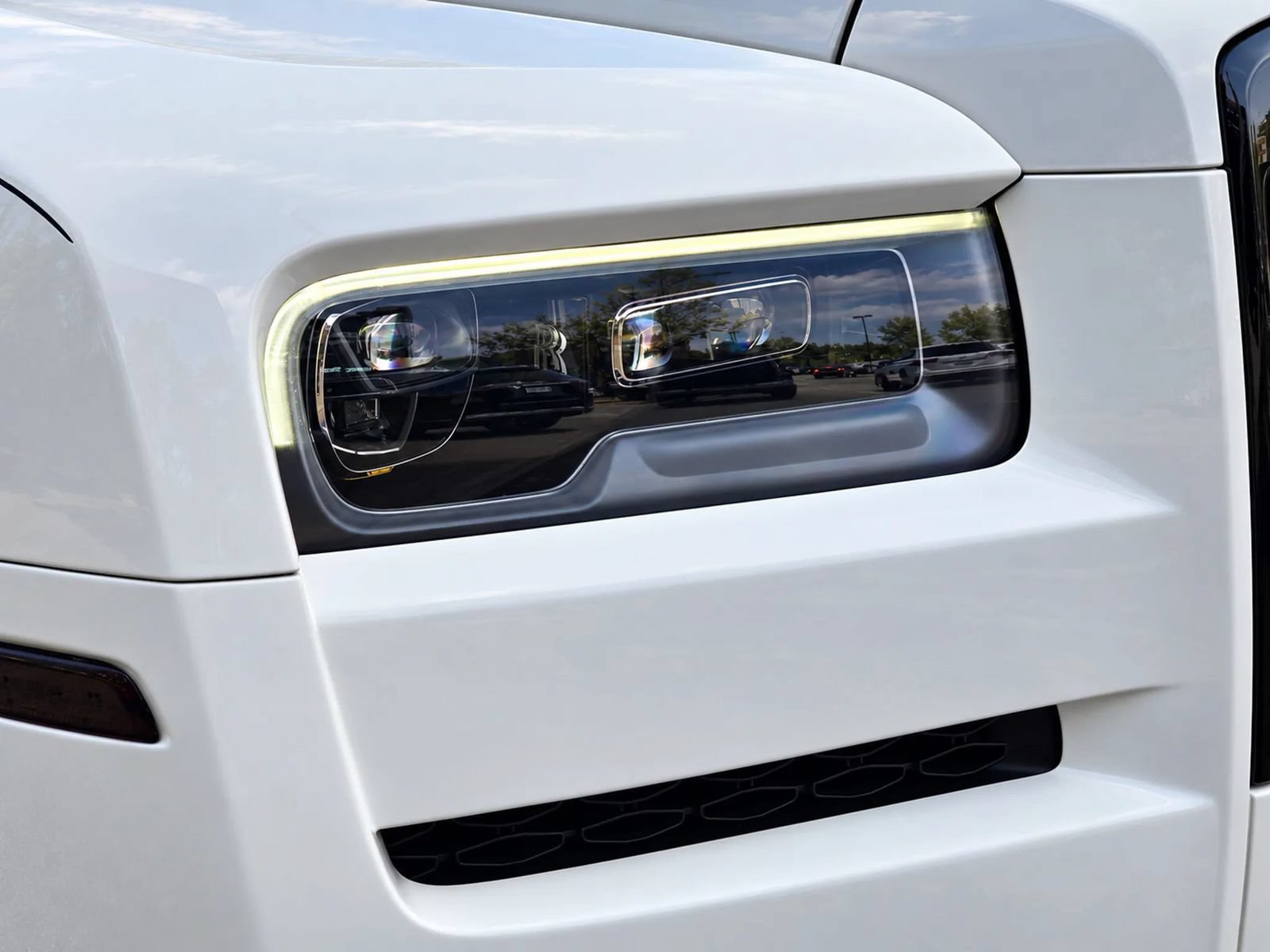 Used 2020 Rolls-Royce Cullinan Black Badge AWD/4WD image 15