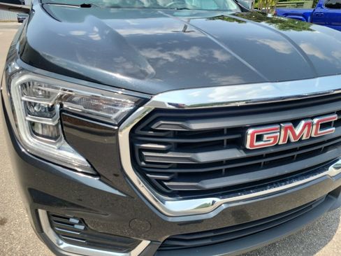 Used 2022 GMC Terrain SLE w/ Driver Convenience Package FWD image 28