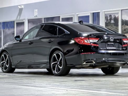 Used 2022 Honda Accord Sport image 3