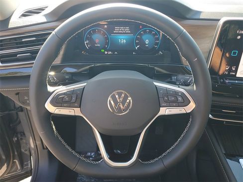 New 2026 Volkswagen Atlas SE image 28