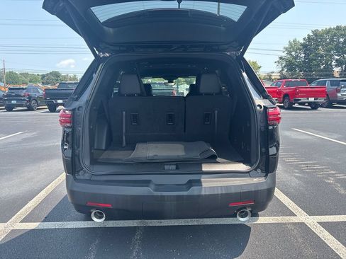 Used 2023 Chevrolet Traverse RS AWD/4WD image 9