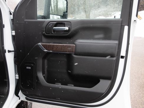 Used 2022 GMC Sierra 3500 Denali w/ Denali Ultimate Package image 9