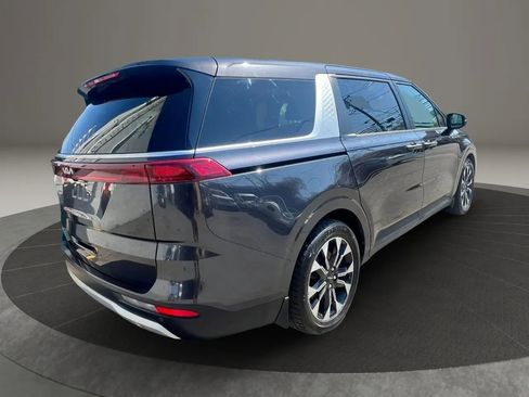 Used 2022 Kia Carnival EX FWD image 5