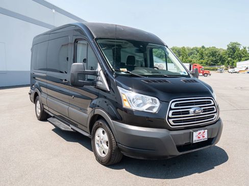 Used 2018 Ford Transit 350 XLT RWD image 8