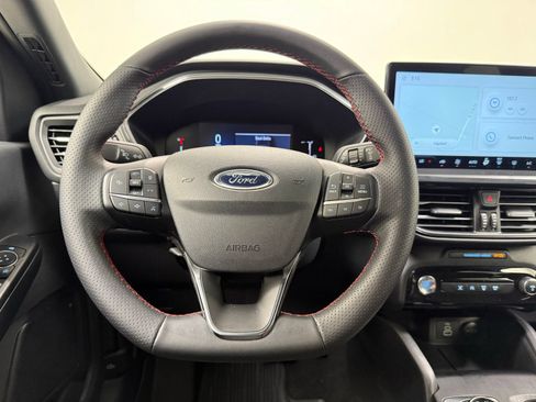 Used 2025 Ford Escape ST-Line w/ Tech Pack #1 FWD image 21