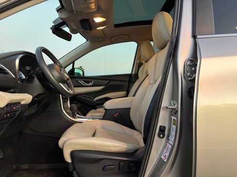 Used 2019 Subaru Ascent Limited w/ Popular Package #2 image 3