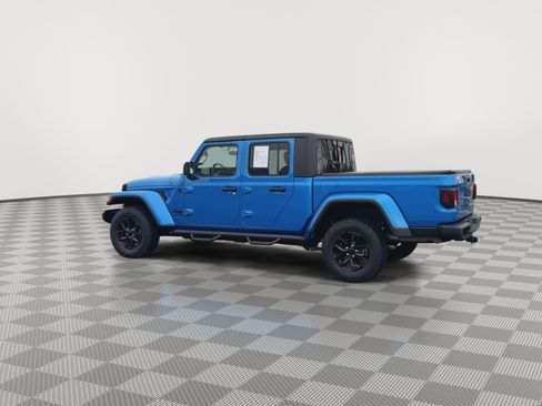Used 2021 Jeep Gladiator Sport image 5