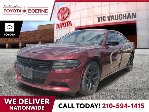 Used 2019 Dodge Charger SXT w/ Blacktop Package RWD image 1