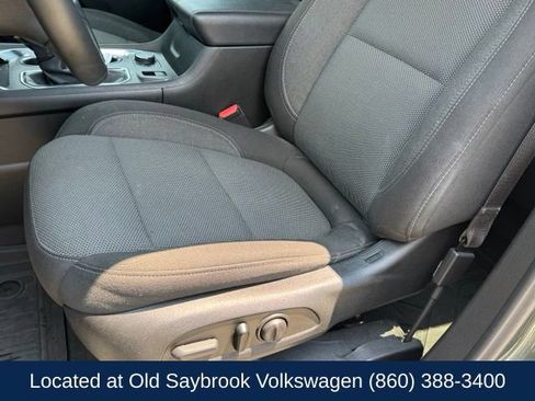 Used 2023 Chevrolet Traverse LT w/ Midnight/Sport Edition AWD/4WD image 33