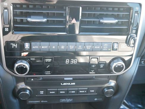 Certified 2023 Lexus GX 460 Luxury w/ Sport Design Package AWD/4WD image 23