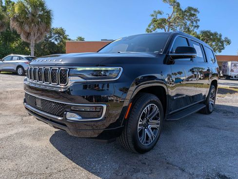 Used 2025 Jeep Wagoneer 4WD w/ Convenience Group I image 8