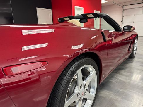 Used 2006 Chevrolet Corvette Convertible w/ Preferred Equipment Group RWD image 31