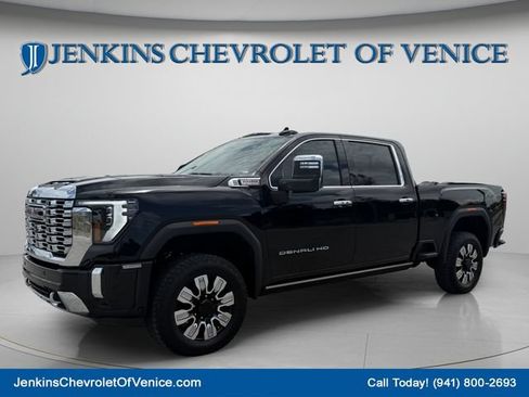 Used 2025 GMC Sierra 2500 Denali w/ Denali Reserve Package AWD/4WD image 11
