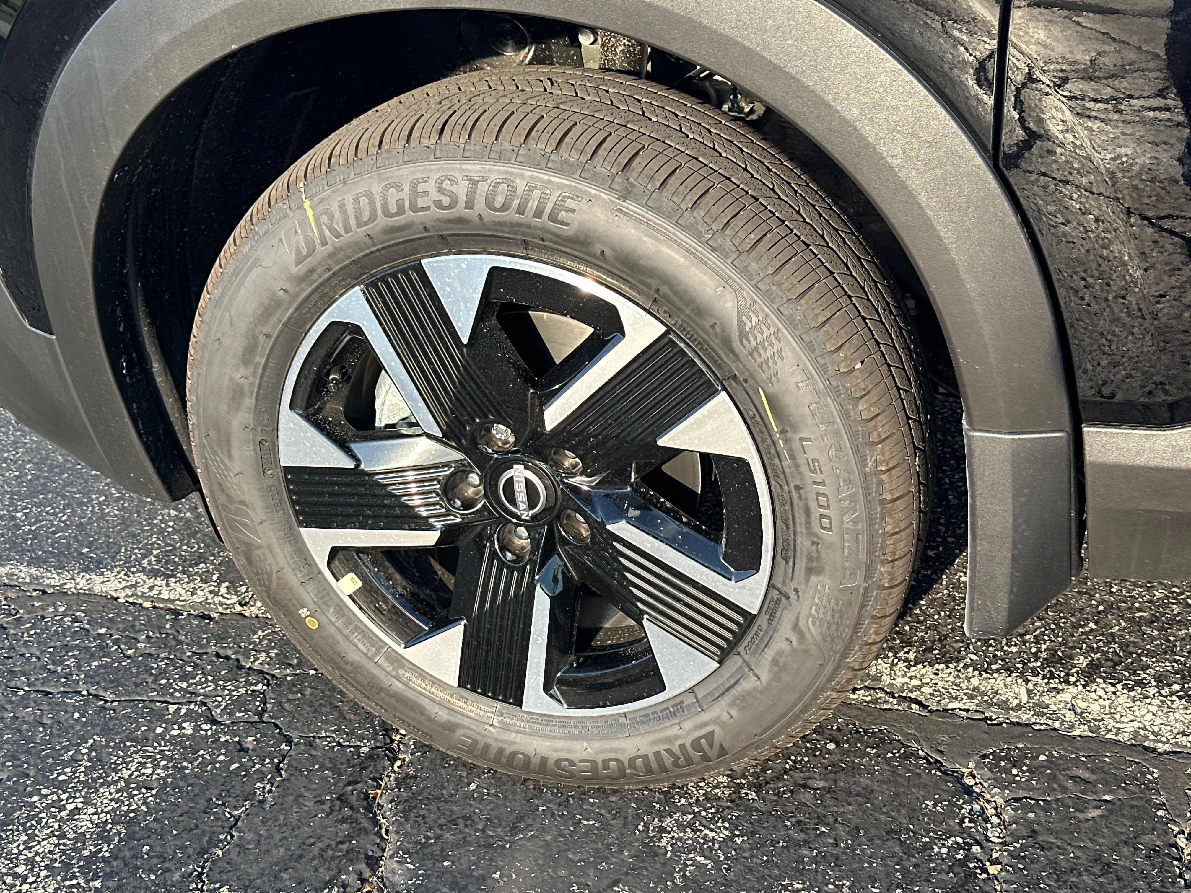 New 2027 Nissan Kicks SV AWD/4WD image 9