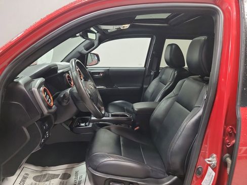 Used 2022 Toyota Tacoma TRD Sport image 29