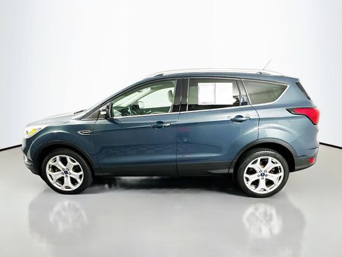 Used 2019 Ford Escape Titanium AWD/4WD image 4