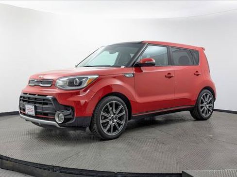 Used 2018 Kia Soul ! w/ Tech Package FWD image 2