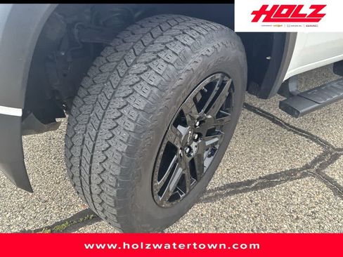 Certified 2024 Chevrolet Colorado Trail Boss w/ Advanced Trailering Package AWD/4WD image 3