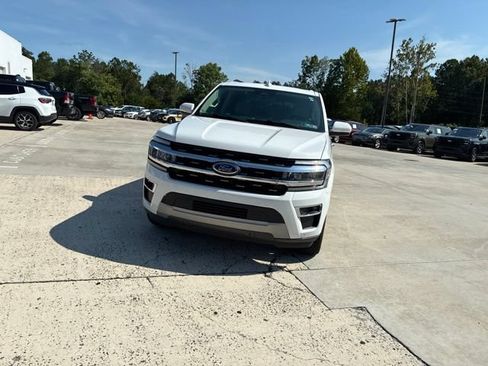 Used 2024 Ford Expedition Max Limited AWD/4WD image 9