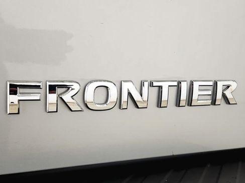 Used 2018 Nissan Frontier SV AWD/4WD image 30