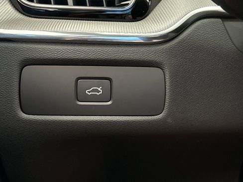 New 2026 Volvo XC60 B5 Ultra w/ Protection Package Premier AWD/4WD image 20