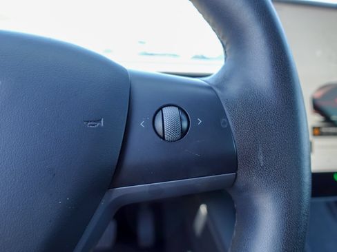 Used 2023 Tesla Model 3 Standard Range RWD image 18