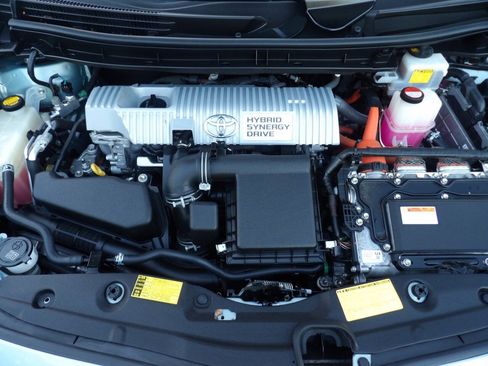 Used 2014 Toyota Prius Four FWD image 13